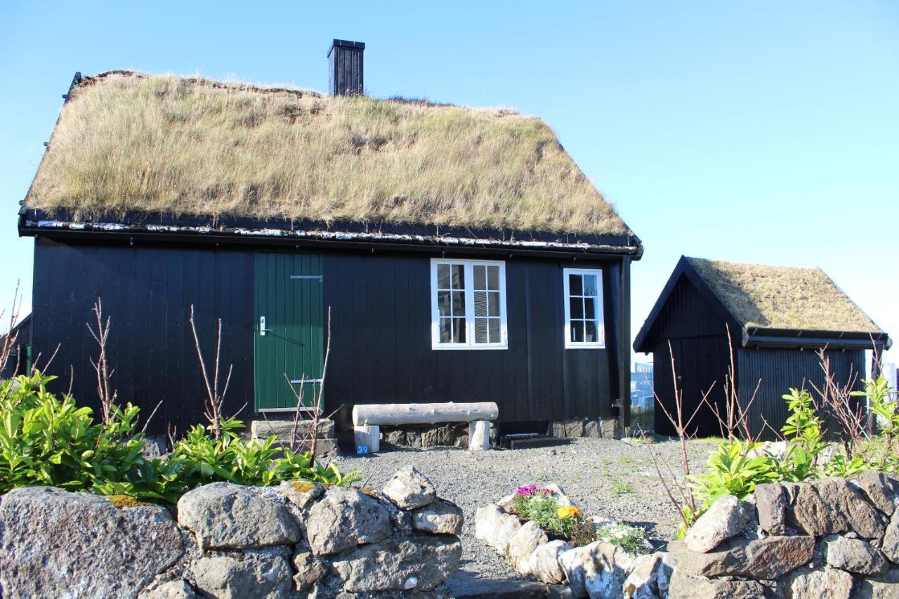 Traditional Faroese House In Torshavns City Center Exteriör bild